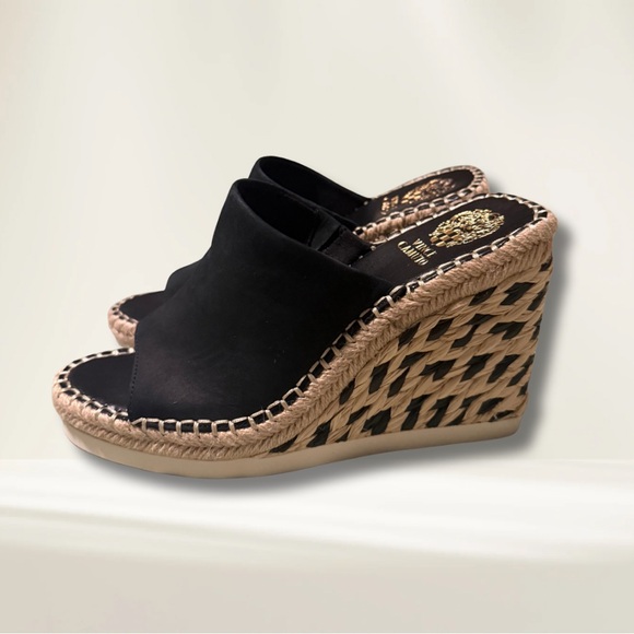 DISCOUNTED SHIPPING Vince Camuto Black and Gold Brissia Wedge Mules - Picture 2 of 4